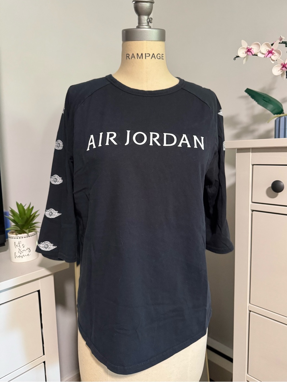 Nike Air Jordan Wings‎ Logo Raglan 3/4 Sleeve Tee | Black | Men’s Medium